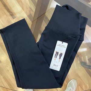 NWT Alo High-Waist Airbrush Capri, size M